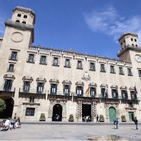 Bright Flat With View To The Castle And The Museum Appartement Alicante Buitenkant foto