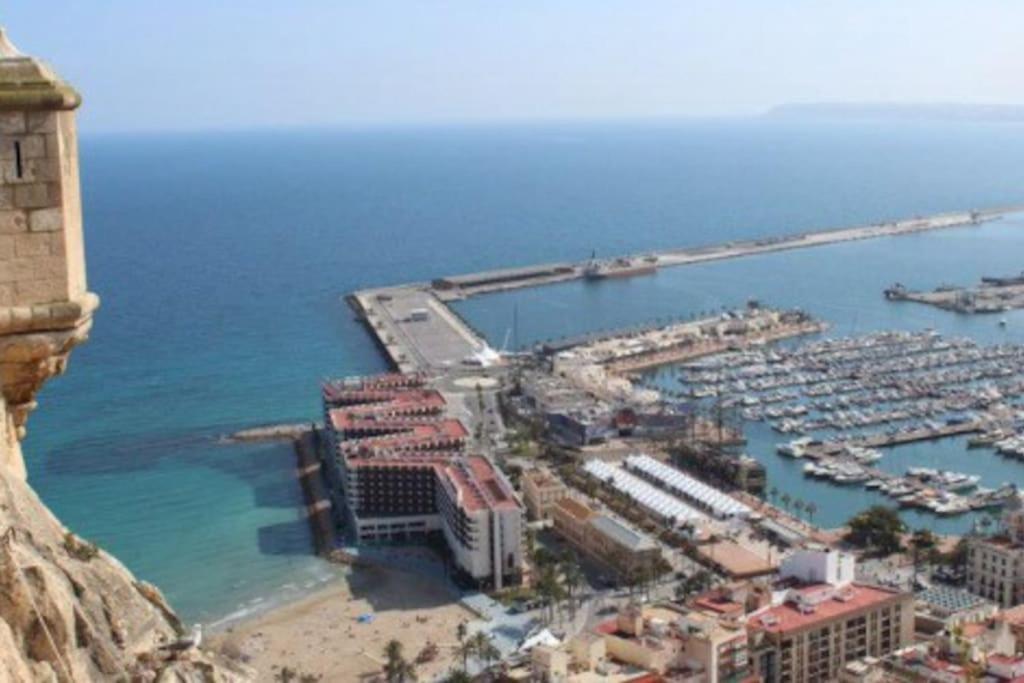 Bright Flat With View To The Castle And The Museum Appartement Alicante Buitenkant foto