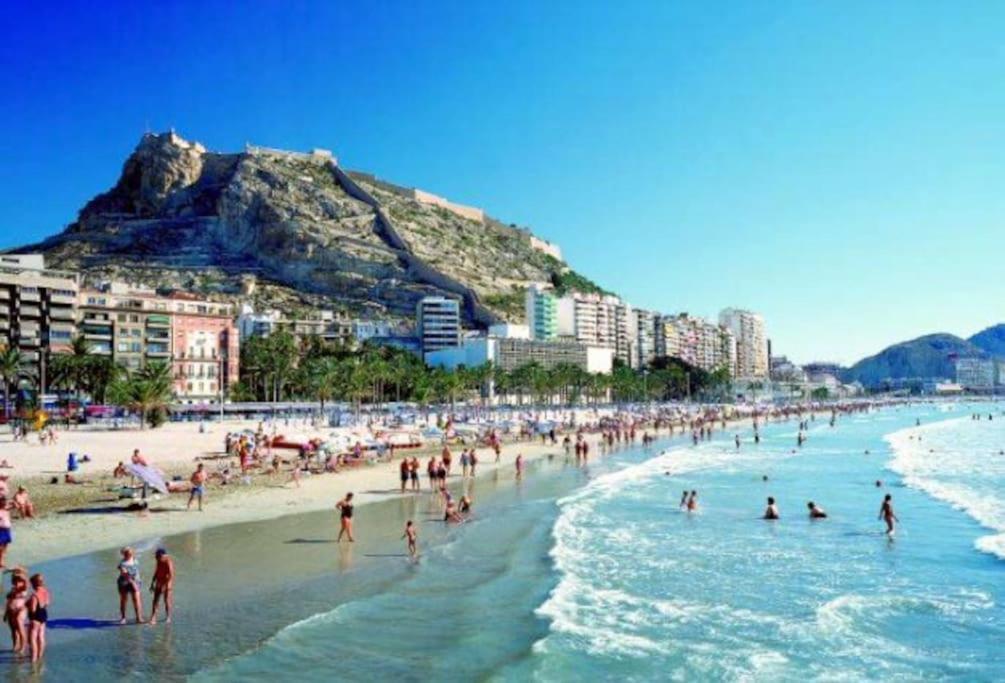 Bright Flat With View To The Castle And The Museum Appartement Alicante Buitenkant foto